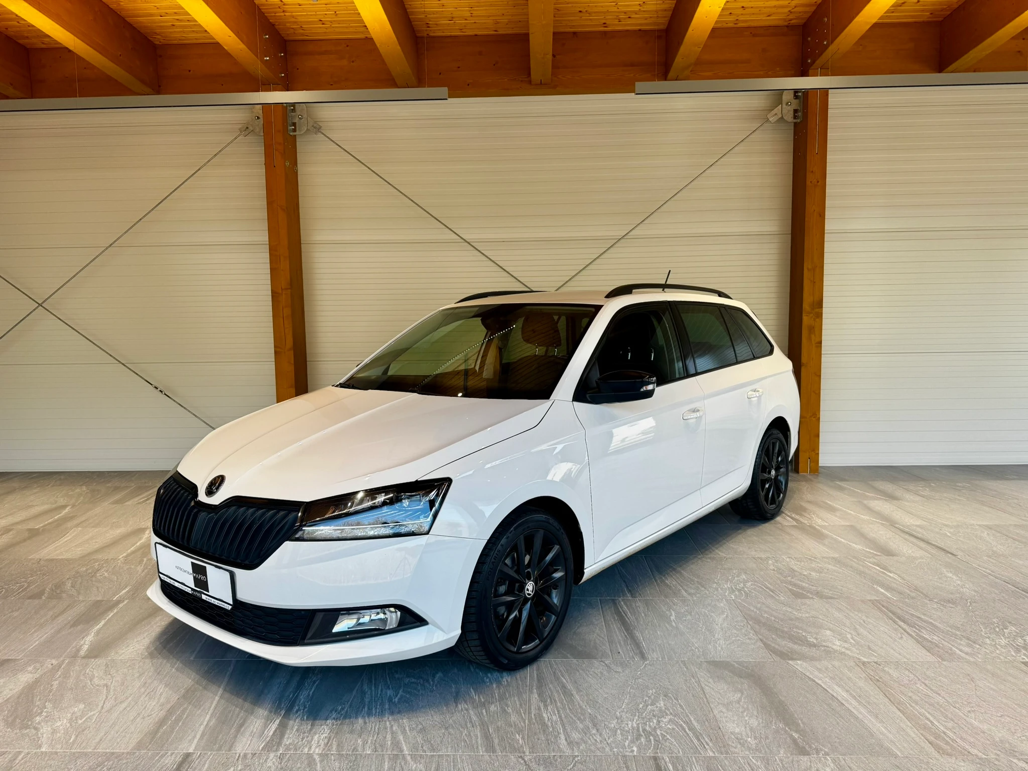 Škoda Fabia 1.0 TSi 70 Kw Ambition Top Tour Black