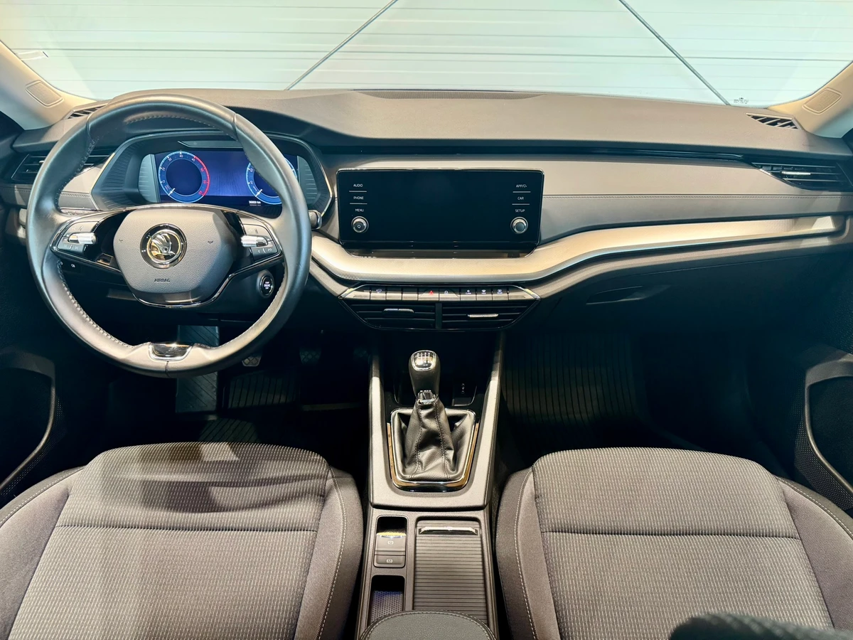 Škoda Octavia  2.0 TDi 85 KW Ambition PLUSinteriér