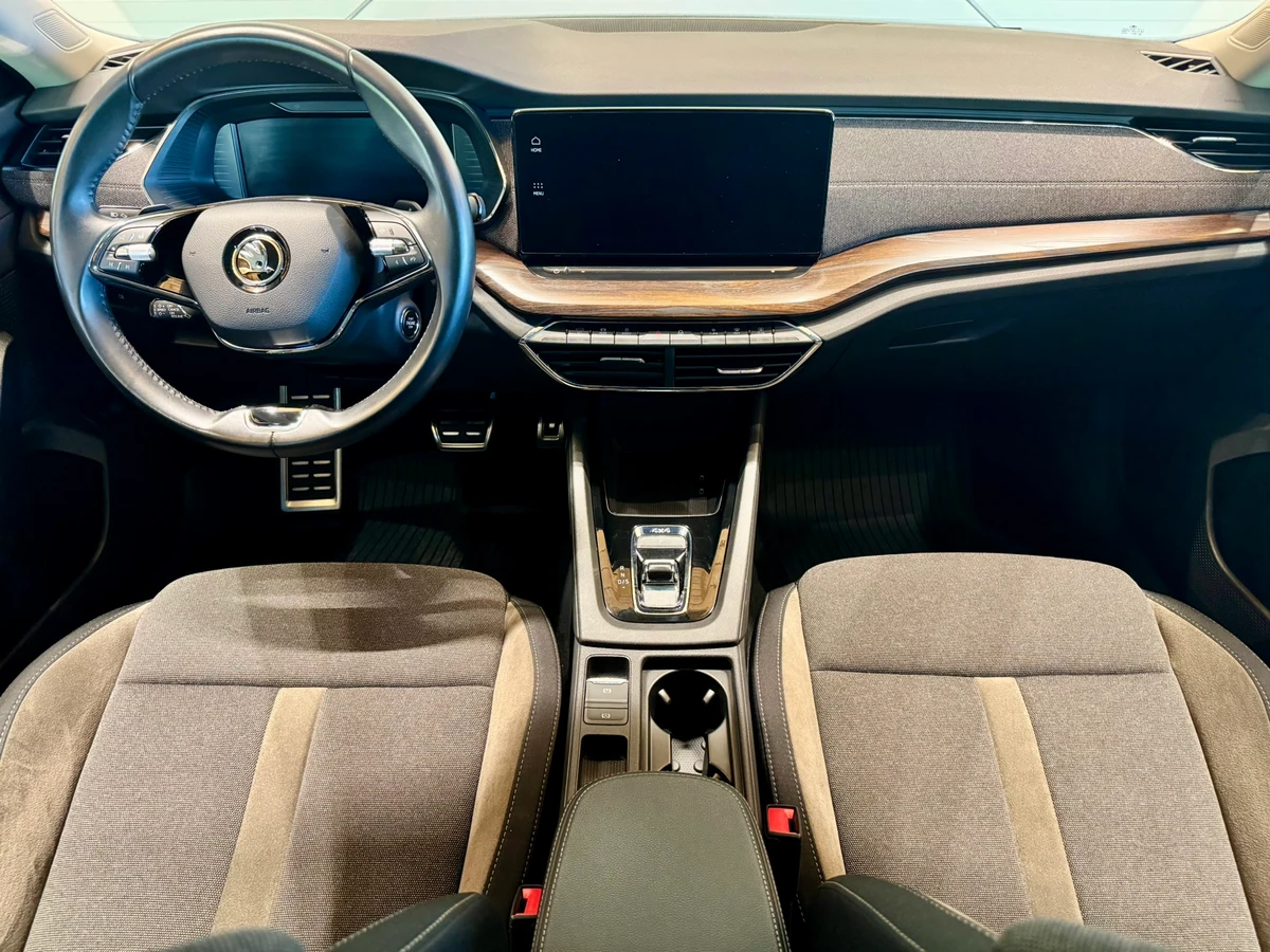 Škoda Octavia Scout 2.0 TDi 147 Kw DSG 4x4 Scoutinteriér