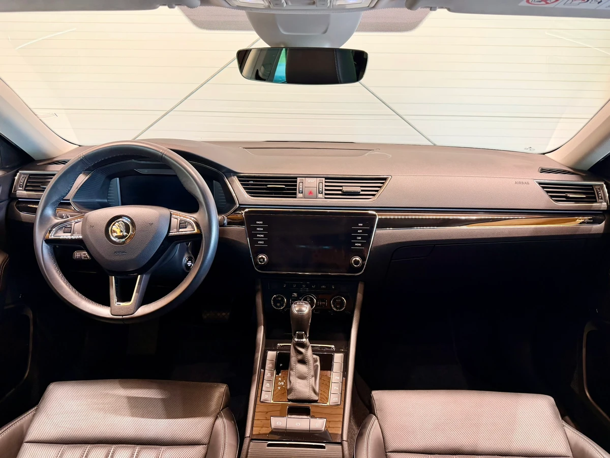 Škoda Superb iV 1.4 TSi 160 Kw PHEV L&Kinteriér