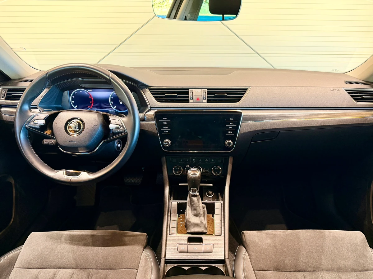 Škoda Superb 2.0 TDi 110 Kw DSG Style Plusinteriér