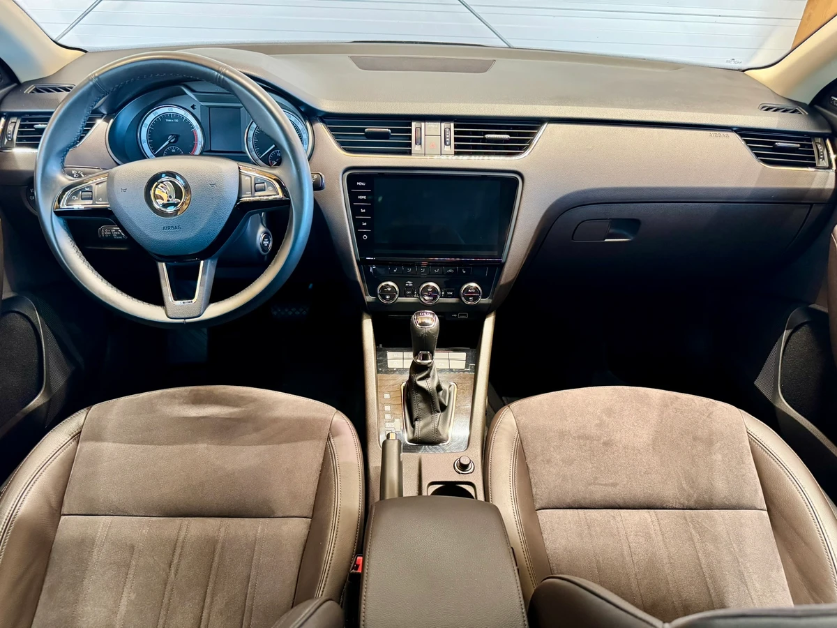 Škoda Octavia 1.5 TSi 110 KW DSG L&Kinteriér