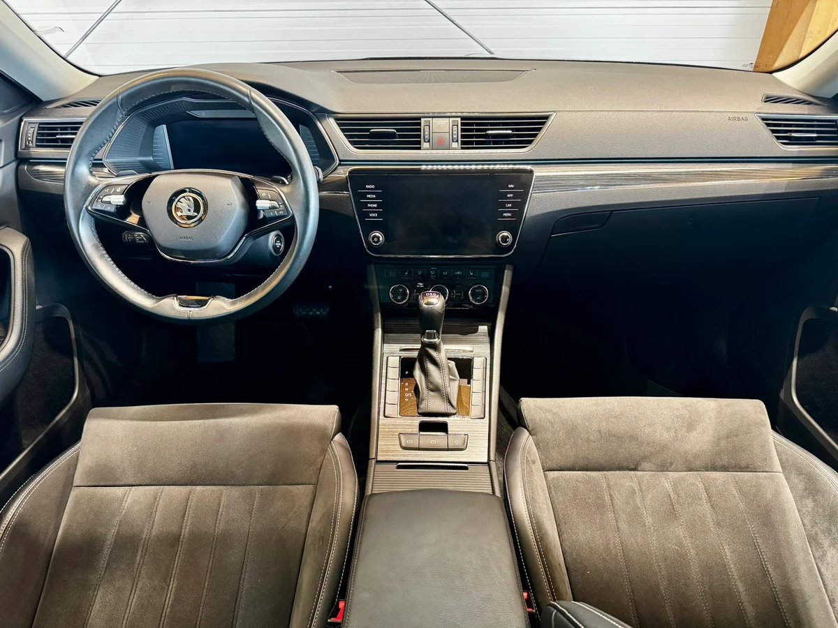 Škoda Superb 2.0 TDi 110 Kw DSG Style Plusinteriér