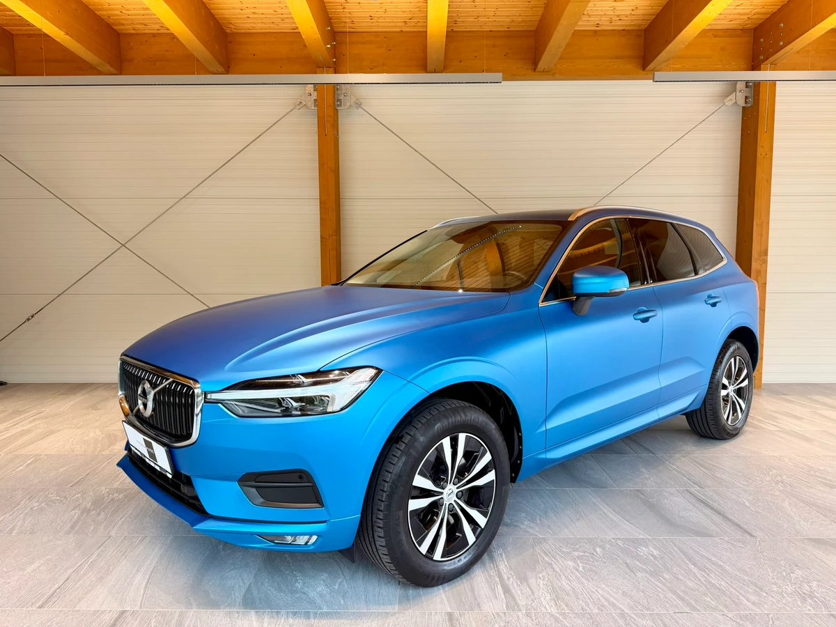 Volvo XC60 2.0 B4 AWD Momentum Proexteriér