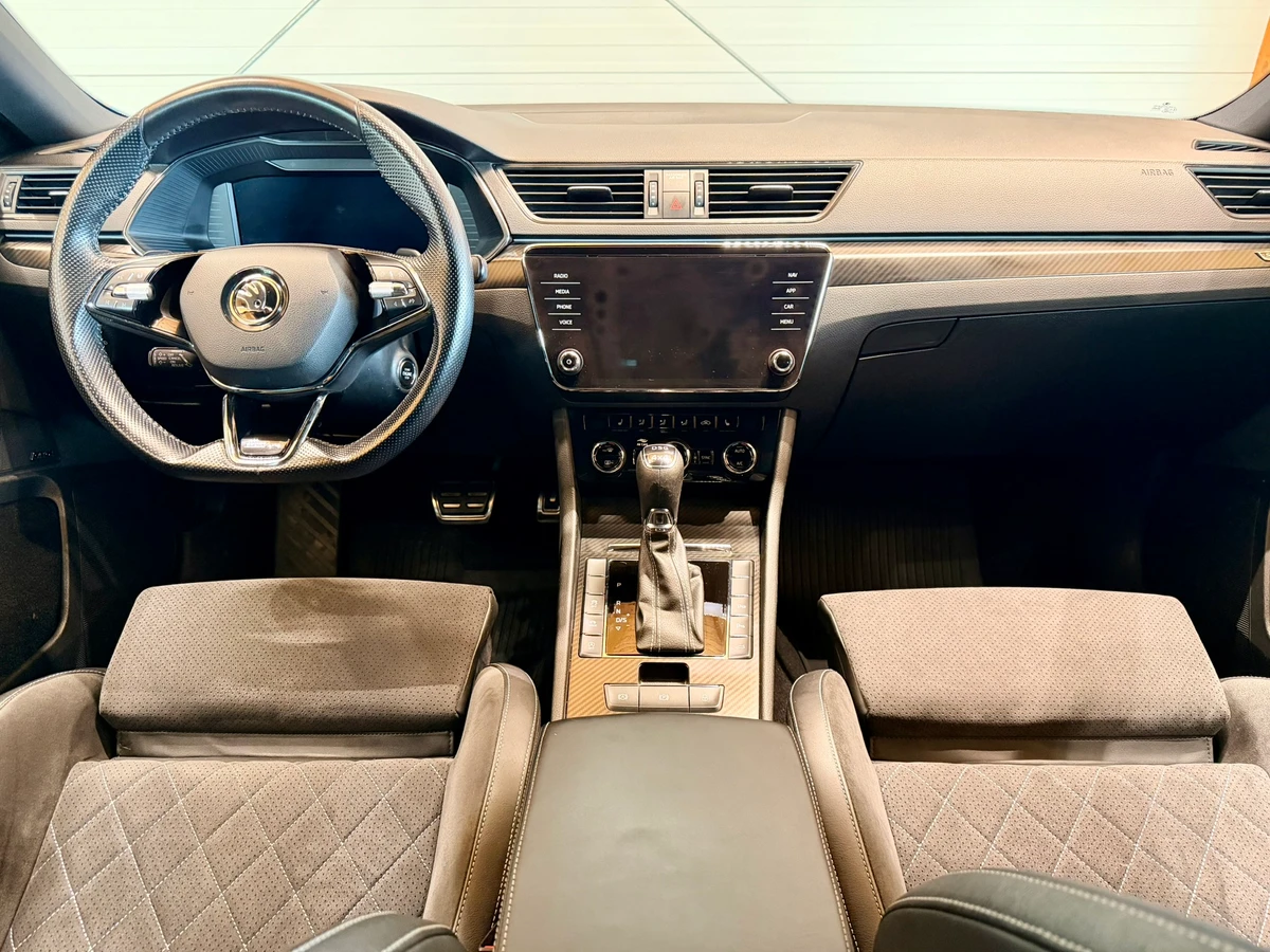 Škoda Superb 2.0 TDi 147 Kw DSG 4x4 Sportlineinteriér