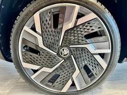 Škoda Karoq 1.5 TSi 110 Kw DSG Sportline Exclusive