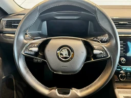 Škoda Superb 2.0 TDi 110 Kw DSG Style Plus