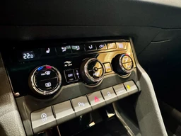 Škoda Karoq 2.0 TDi 110 KW DSG Sportline