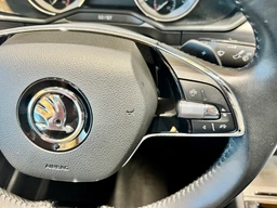 Škoda Superb 2.0 TDi 110 Kw DSG Style Plus