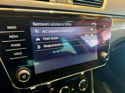 Škoda Superb 2.0 TDi 110 Kw DSG Style Plus