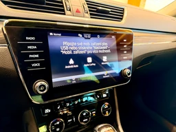 Škoda Superb 2.0 TDi 110 Kw DSG Style Plus