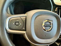 Volvo XC60 Volvo XC60, B4 AWD Momentum PRO 197 k Mild - Hybrid