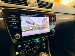 Škoda Superb 2.0 TDi 110 Kw DSG Style Plus