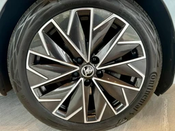 Škoda Superb 2.0 TDi 140 Kw DSG 4x4 Laurin & Klement