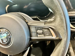 Alfa Romeo Stelvio Quadrifoglio 2.9 V6 BiTurbo 8AT 510k
