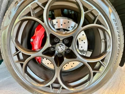 Alfa Romeo Stelvio Quadrifoglio 2.9 V6 BiTurbo 8AT 510k