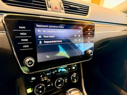 Škoda Superb 2.0 TDi 110 Kw DSG Style Plus