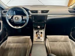 Škoda Superb 2.0 TDi 110 Kw DSG Style Plus