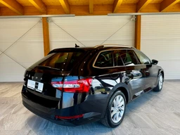 Škoda Superb 2.0 TDi 110 Kw DSG Style Plus