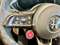 Alfa Romeo Stelvio Quadrifoglio 2.9 V6 BiTurbo 8AT 510k