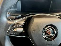 Škoda Superb 2.0 TDi 110 Kw DSG Style Plus