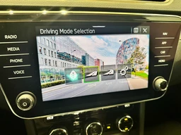 Škoda Superb 2.0 TDi 110 Kw DSG Style Plus