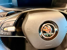 Škoda Superb 2.0 TDi 110 Kw DSG Style Plus