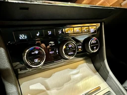 Škoda Superb 2.0 TDi 140 KW DSG L&K